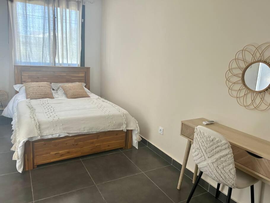 Appartement A 2 Pas De La Plage De Terre Sainte Exteriér fotografie